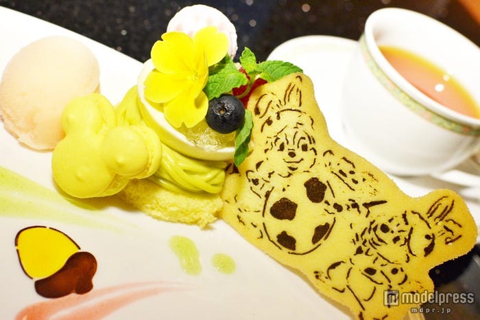 お絵かきを楽しむチップとデール