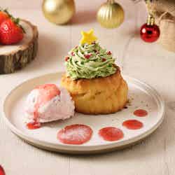 ベリーと抹茶のクリスマスツリー800円(税込)※イートイン限定/提供画像