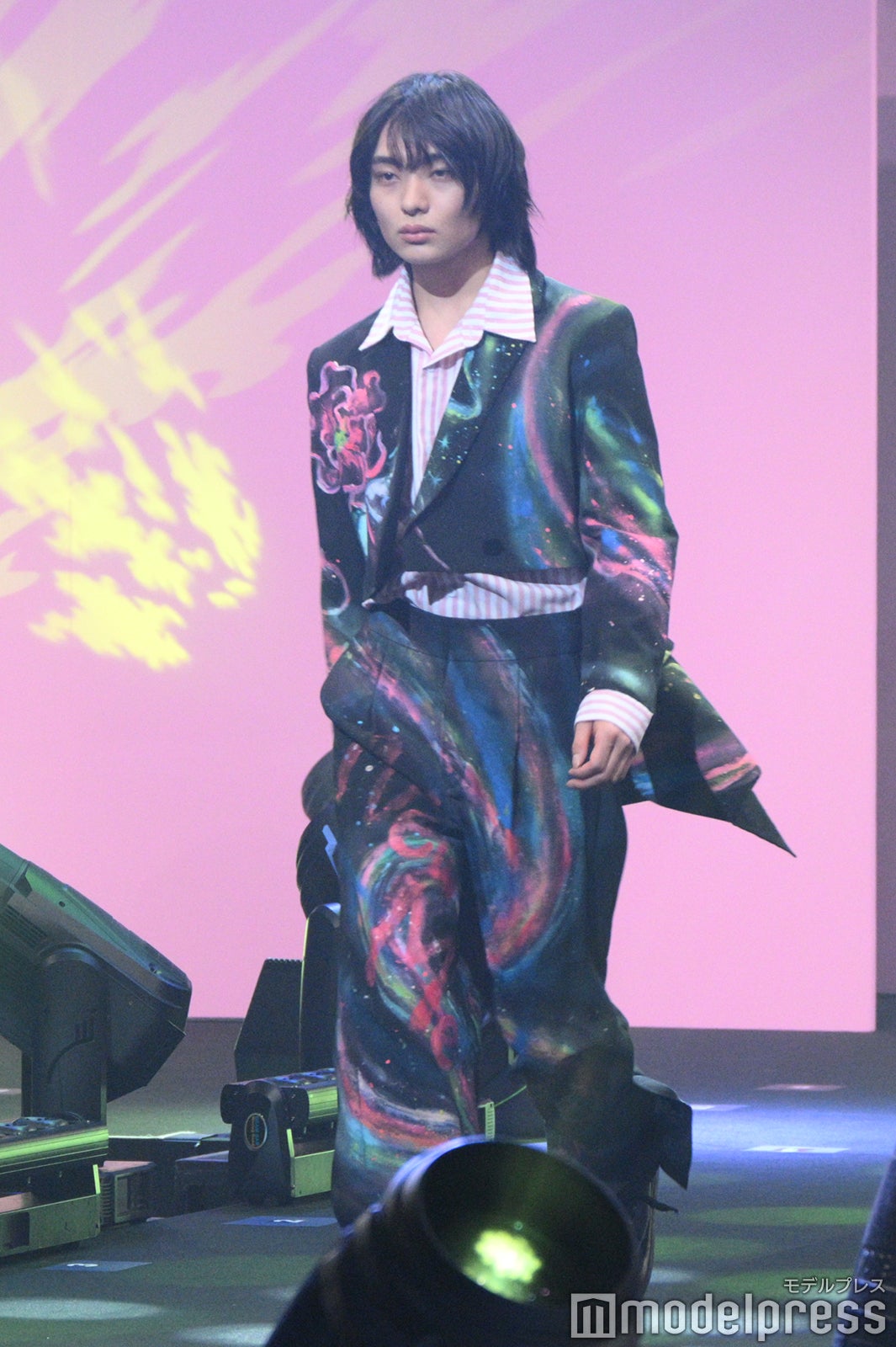 渡辺色（C）モデルプレス