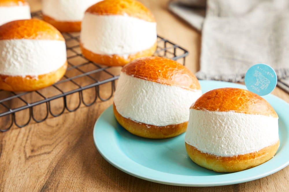 生クリーム専門店「ミルク」大阪・梅田に、濃厚ミルキーなマリトッツォやソフトクリーム提供