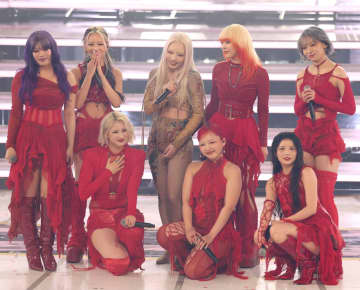 紅白 ちゃんみな、歌詞変えてた2文字「NHK禁句ワードなのか？」「コンプラ的にマズいの？」「変えて偉い」→「その前にあの衣装はいいのかw」