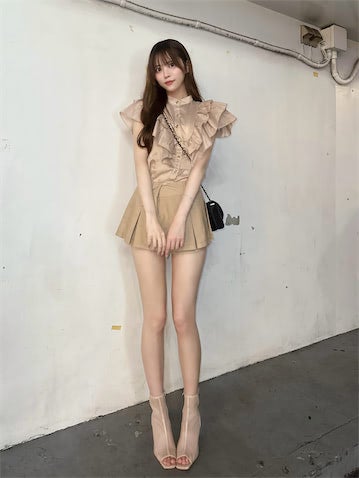 身体の半分以上が脚!? 22歳アイドルのミニスカショットに反響「特S級の美脚が眩しいです」