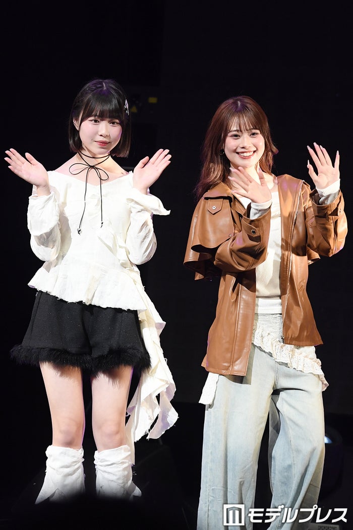 「今日好き」瀬川陽菜乃＆表すみれ、投げキッス・ハグで会場沸かす 腕組んで仲良く登場【学生ランウェイ】