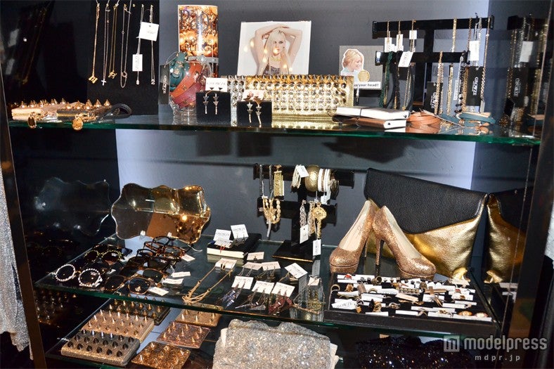 きらびやかなアクセサリー／米・ロサンゼルス発のブランド「GROWZE」フラッグシップショップ内観