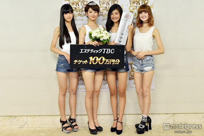 生見愛瑠さん、塗木莉緒さん、涼海花音さん、カストロ ナタリアさん