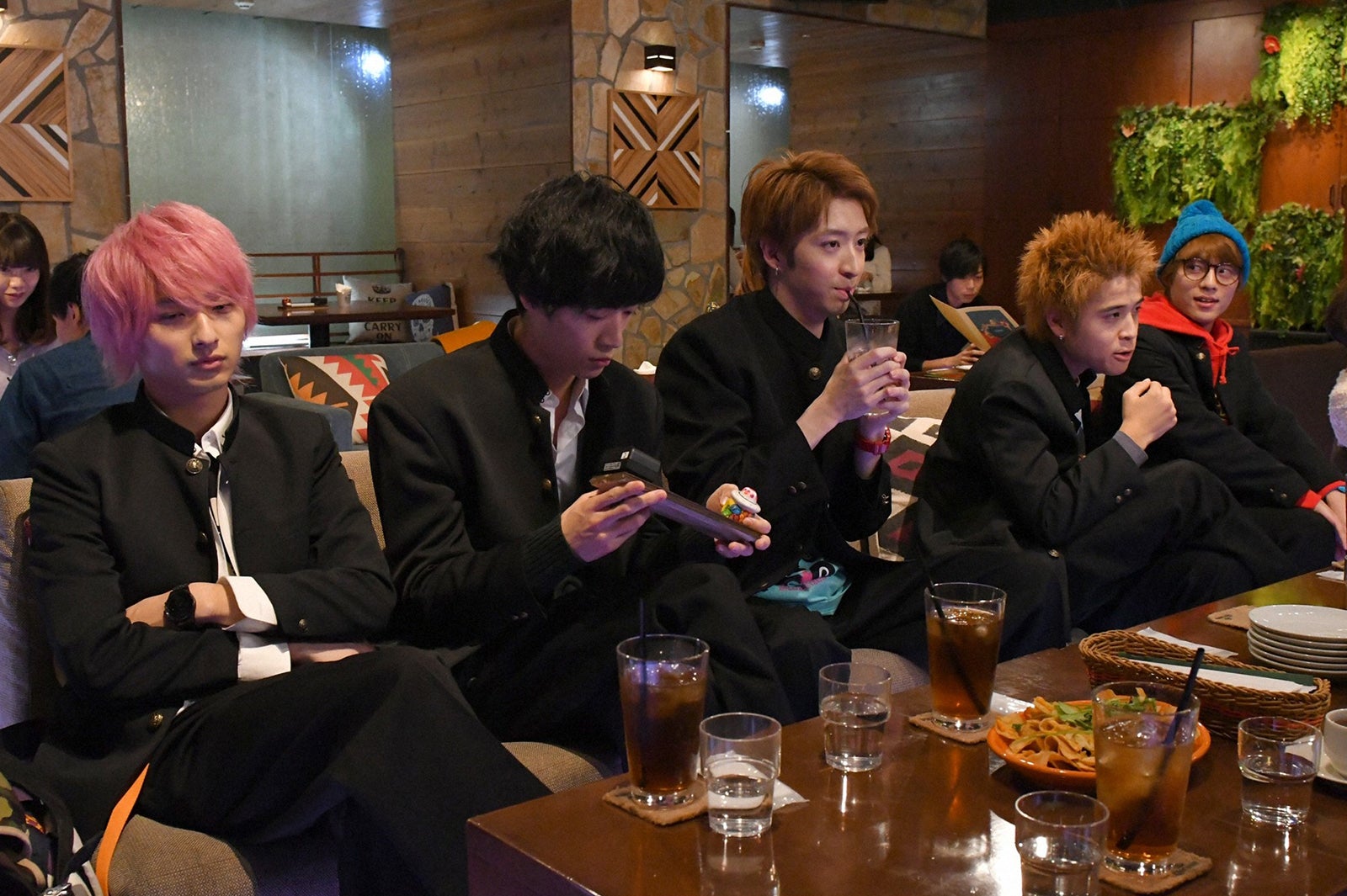 横浜流星、若林拓也、櫻井圭佑、堀家一希、永田崇人／「初めて恋をした日に読む話」第2話より（C）TBS