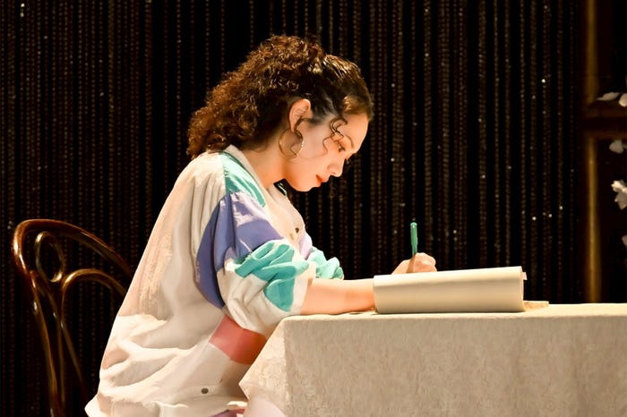 二階堂ふみ「もしもこの世が舞台なら、楽屋はどこにあるのだろう」第4話(C)フジテレビ