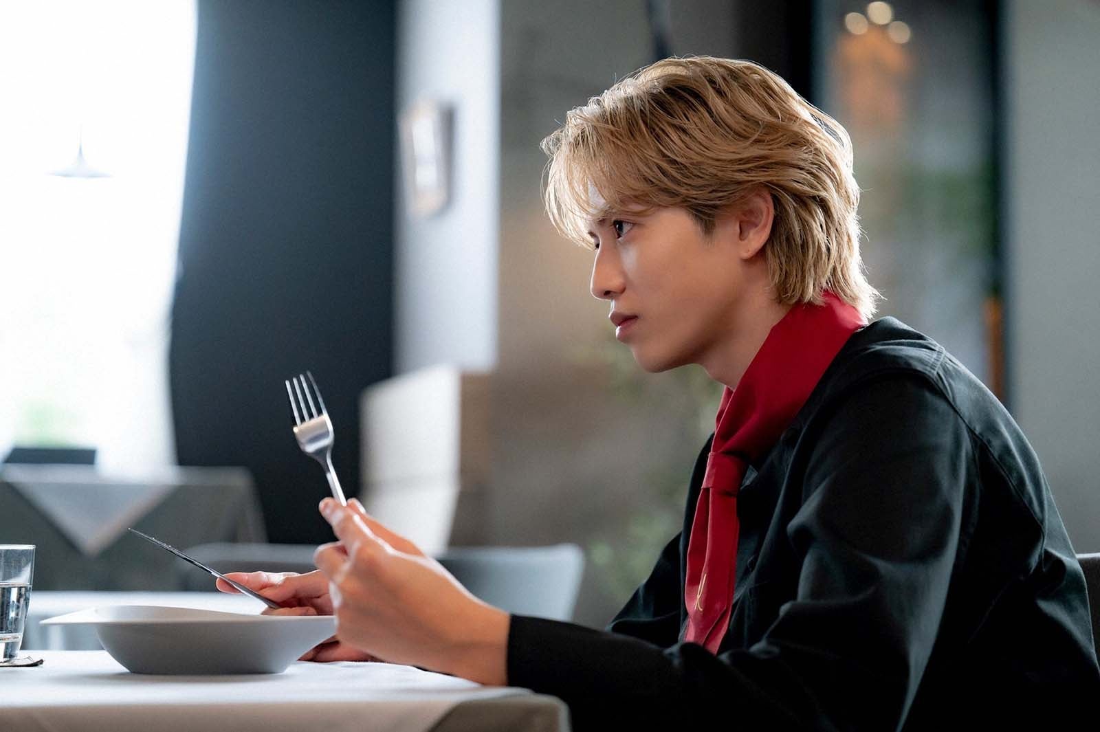 志尊淳「フェルマーの料理」第2話より（C）TBS