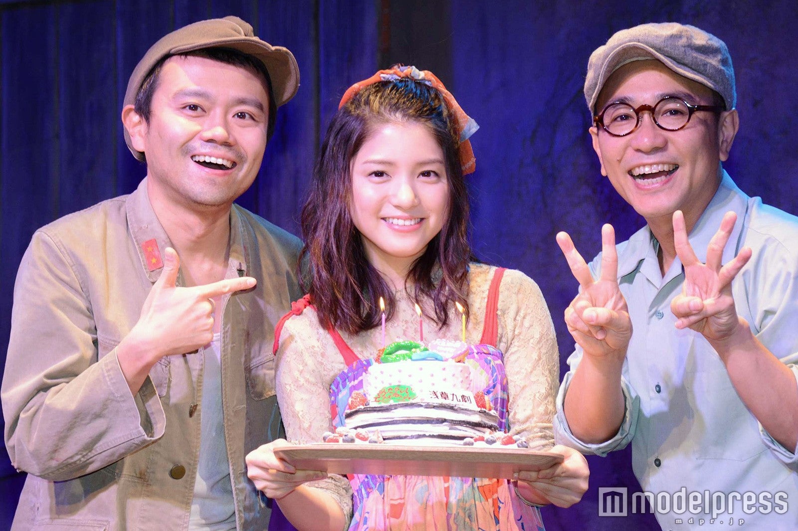 富岡晃一郎、川島海荷、八嶋智人 （C）モデルプレス