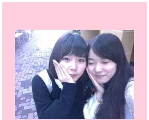 松岡茉優、JK時代写真公開 同級生・朝日奈央との2ショットに反響「天使」「尊い」