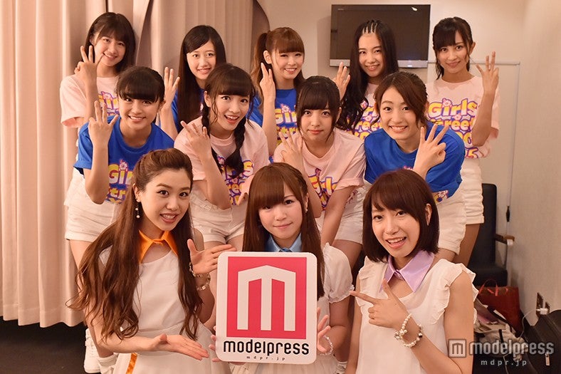 Re:ガールズ（前列）とGEM