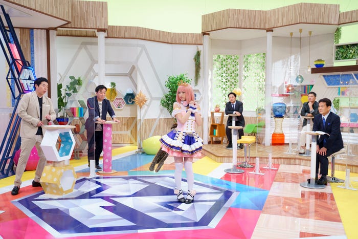 (左から)今田耕司、月亭八光、えなこ、杉村太蔵、月亭方正、辛坊治郎(C)読売テレビ