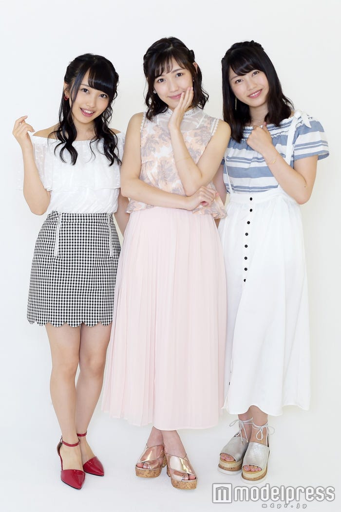 (左から)向井地美音、渡辺麻友、横山由依(C)モデルプレス