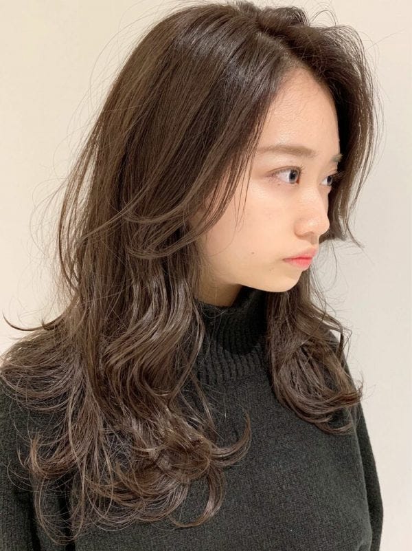 40代 ベース顔さんにおすすめの髪型 小顔見えが叶うレングス別のヘアスタイル モデルプレス 40代 ベース顔さんにおすすめの髪型 小顔見えが叶うレングス別のヘアスタイル モデルプレス