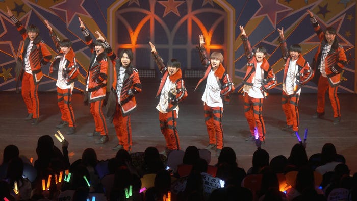 AmBitious(左から)河下楽、永岡蓮王、大内リオン、小柴陸、真弓孟之、岡佑吏、浦陸斗、井上一太、吉川太郎(C)フジテレビ