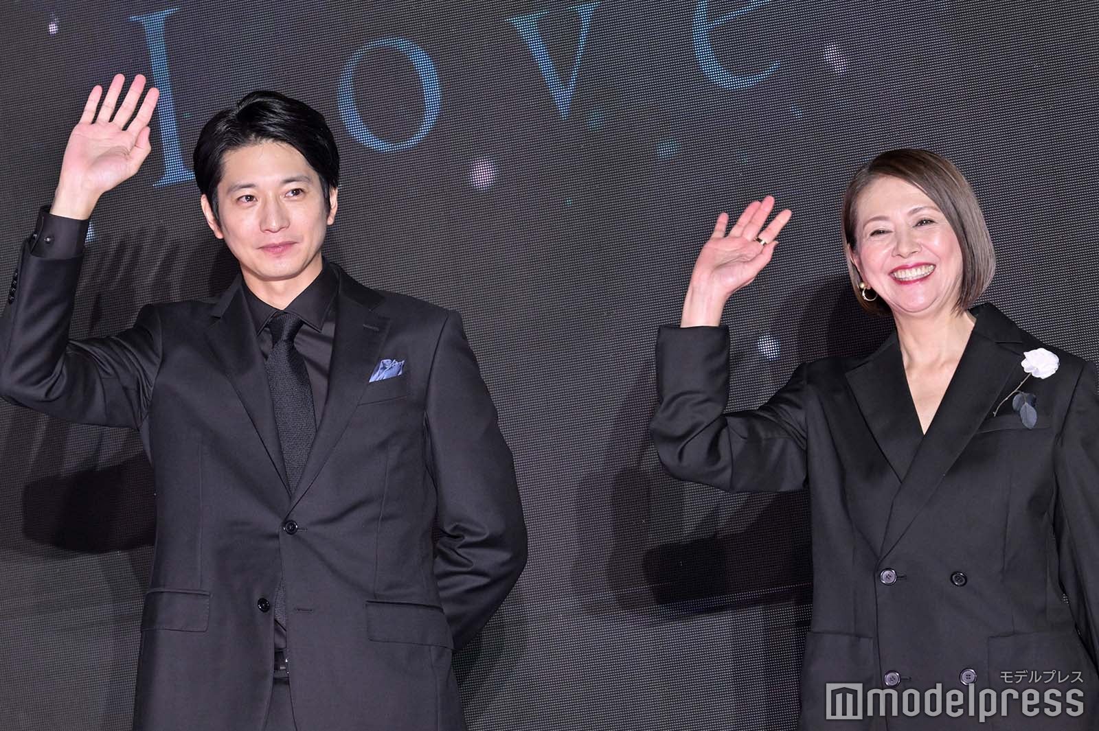 向井理、小泉今日子 （C）モデルプレス