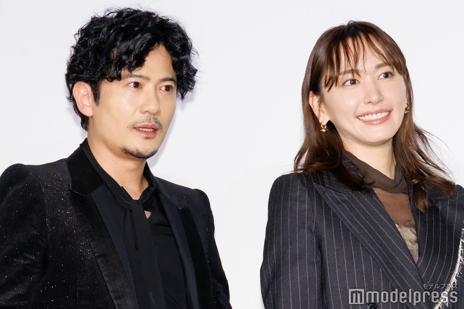 新垣結衣、稲垣吾郎（C）モデルプレス