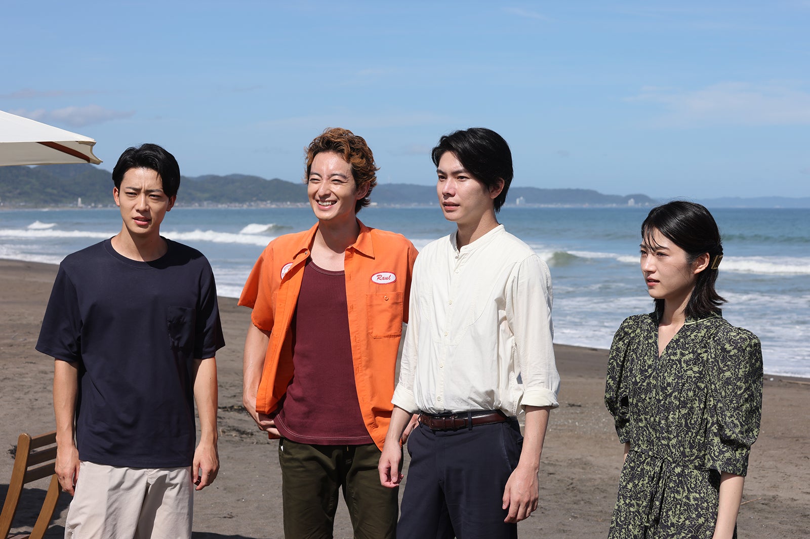 （左から）井上祐貴、濱正悟、YU、若月佑美「何曜日に生まれたの」第6話より（C）ABCテレビ