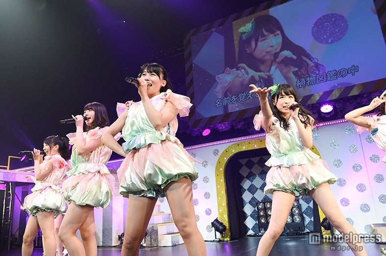 長崎県・長崎ブリックホールで公演を行ったAKB48ヤングメンバー（C)AKS