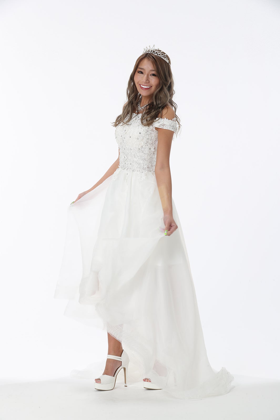 金子絵梨香さん／整形後 （提供写真）