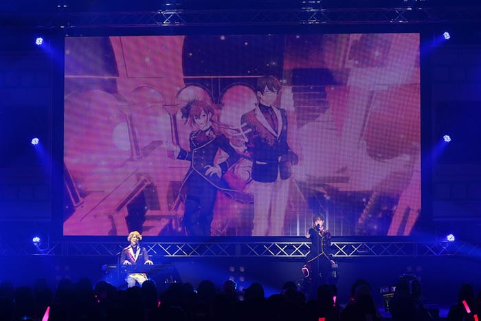 ユニット「エレガンス」 (C)LATCH! Project/JRE