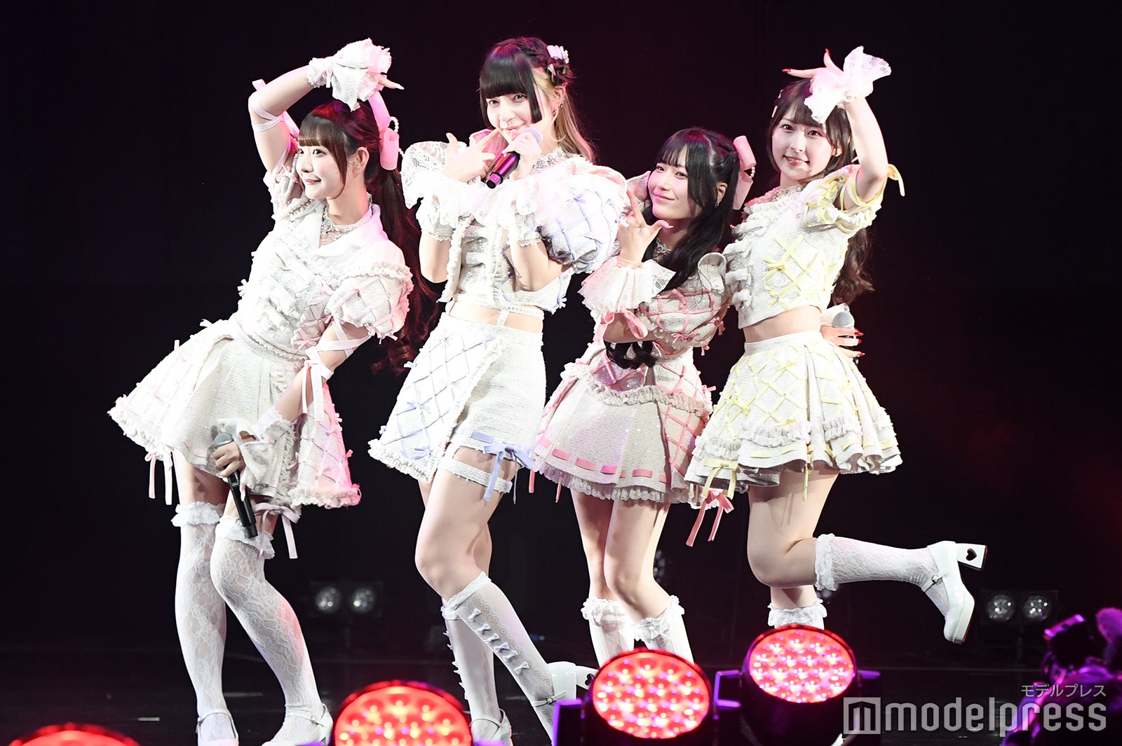 バズ曲連発・きゅるりんってしてみて「学生ランウェイ」初登場 6曲披露で会場沸かす【学生ランウェイ】