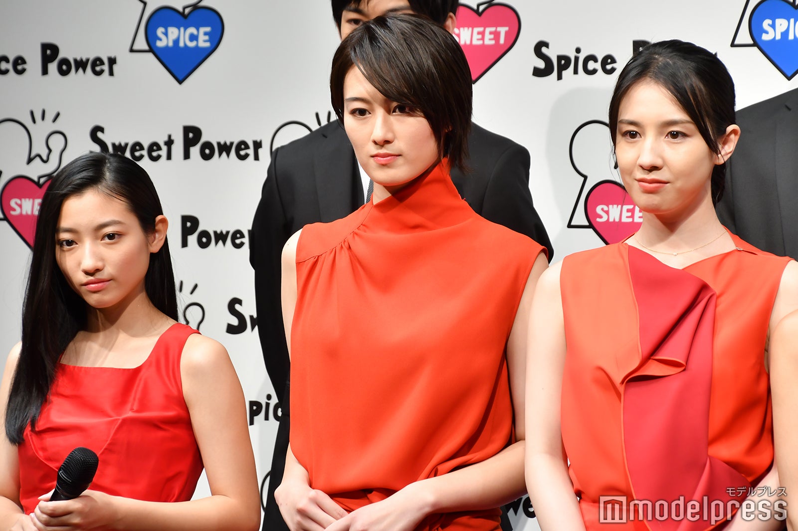 （左から）川島鈴遥、高月彩良、桜庭ななみ（C）モデルプレス