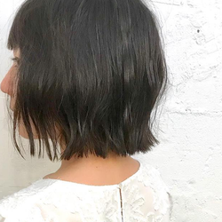 私はショートヘアでアレンジしなくたってカラーで勝負する