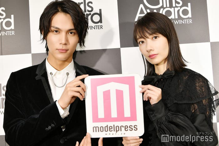 中川大志、波瑠(C)モデルプレス