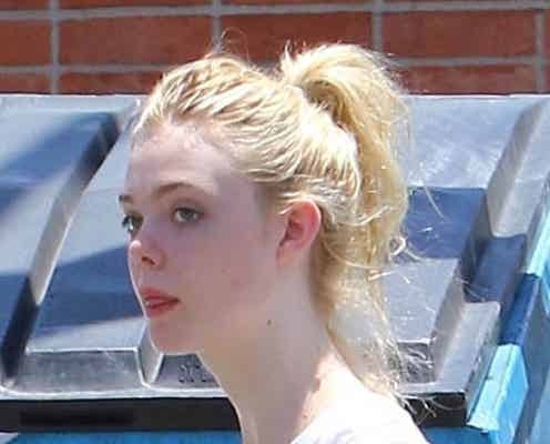 エル・ファニング、ノーブラと見せパンの過激コーデ?