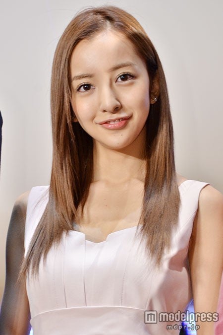 芸能生活を振り返った板野友美【モデルプレス】