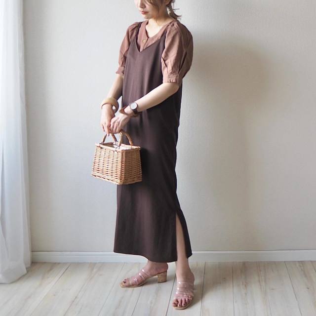 着回し名人に習う ブラウンのキャミソールワンピース 夏のコーデ術 モデルプレス 着回し名人に習う ブラウンのキャミソールワンピース 夏のコーデ術 モデルプレス