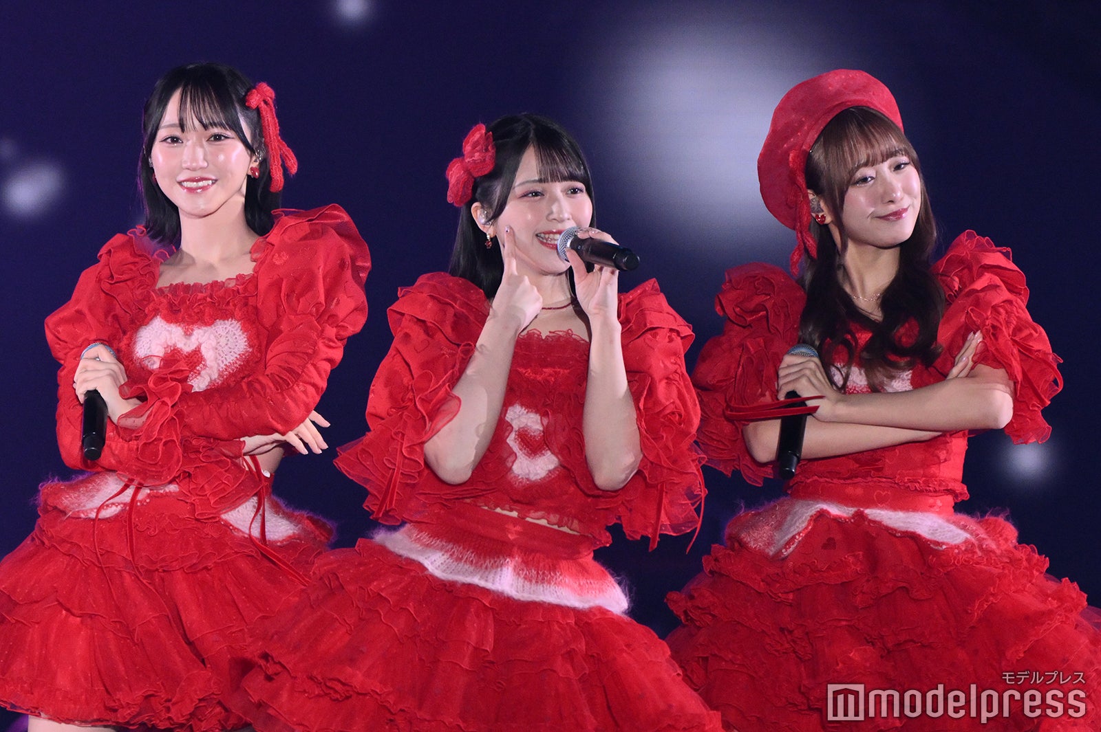 野口衣織、佐々木舞香、音嶋莉沙（C）モデルプレス