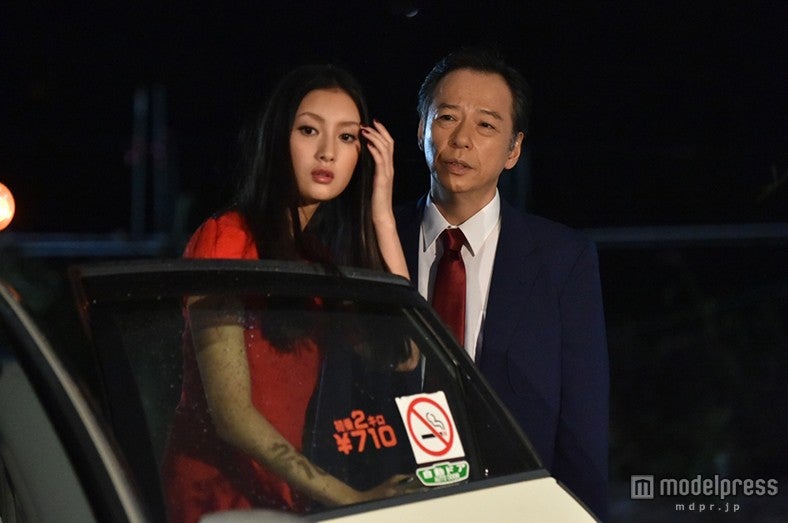 板尾創路、菜々緒の美貌を絶賛「人形のような完璧さ」