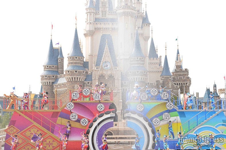 雅涼群舞（がりょうぐんぶ）（C）ディズニー