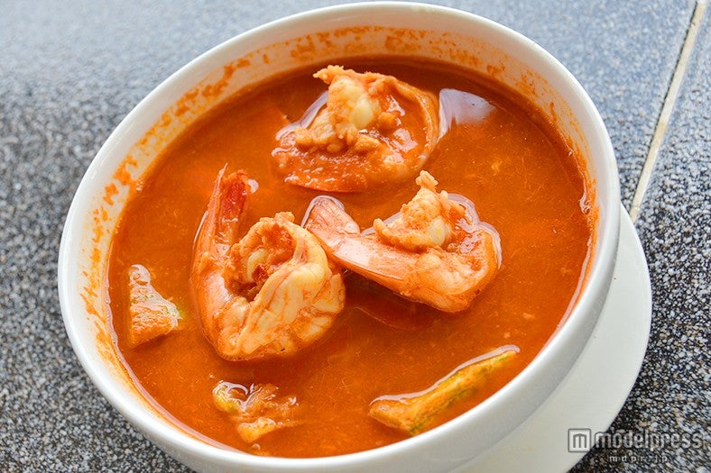 スパイシーな海老たっぷりの「トムヤムクン」
