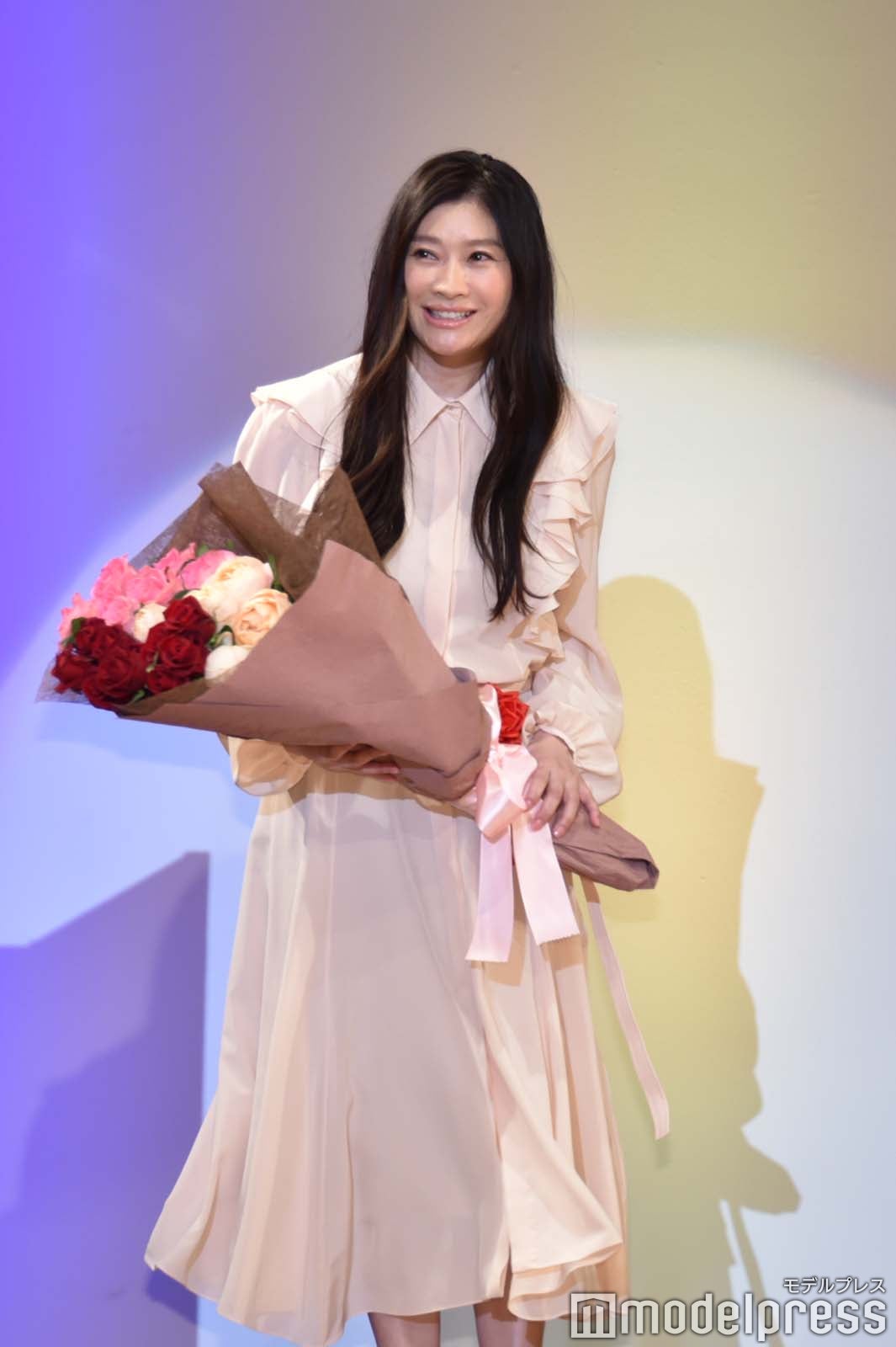 「silent」制作チームを祝福するために駆けつけた篠原涼子（C）モデルプレス