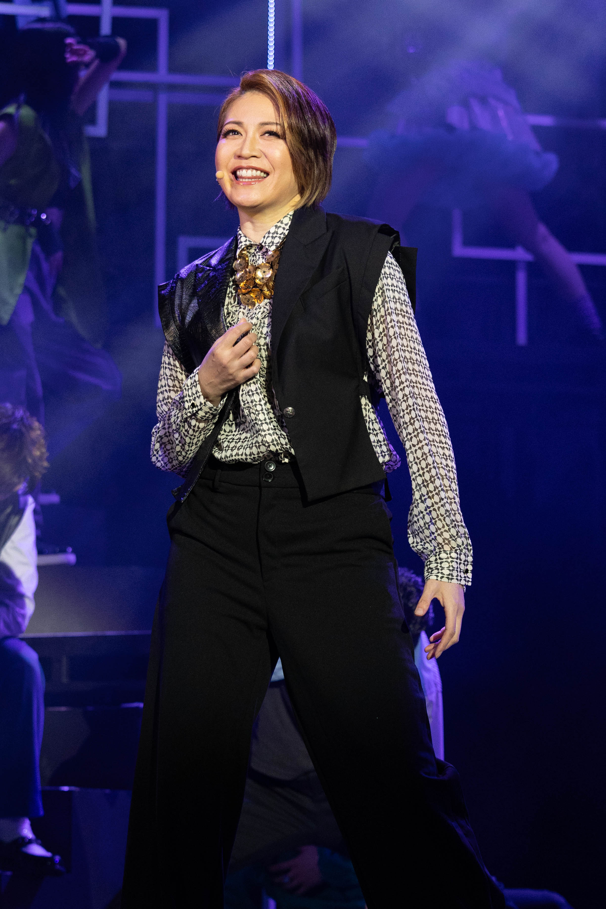 悠未ひろ「ダッドシューズ2025」公開ゲネプロより