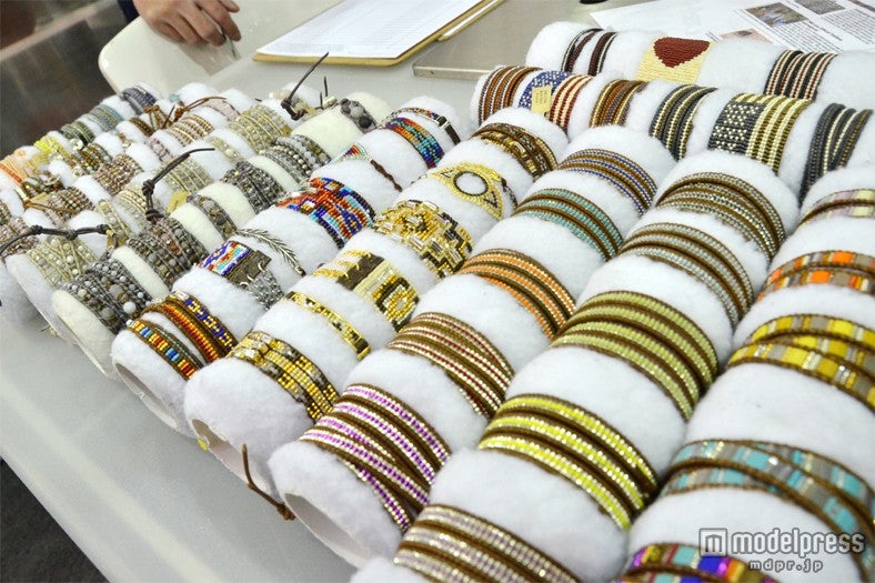 新作ではビーズのラインを発表する／「CHAN LUU」（「MAGIC」2013S／Sにて）