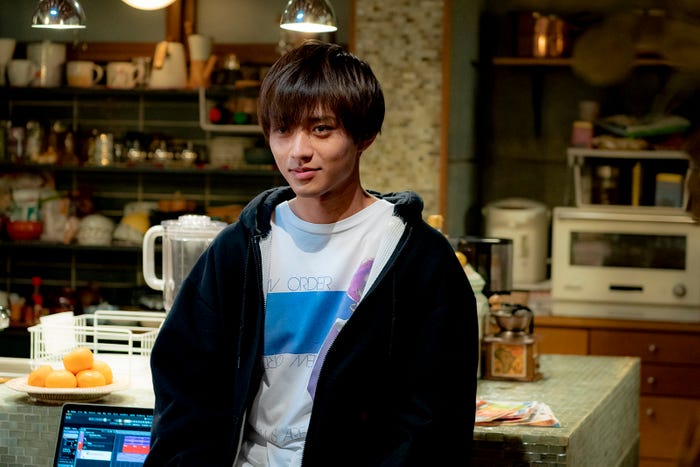 永瀬廉/「夕暮れに、手をつなぐ」第2話より(C)TBS