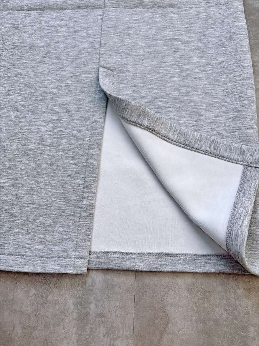 GUパフスウェットナロースカート　スリット部分