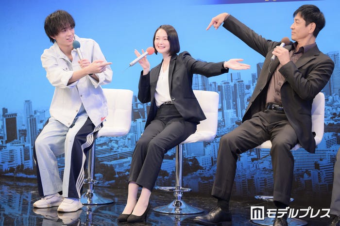 水沢林太郎、玉城ティナ、沢村一樹(C)モデルプレス