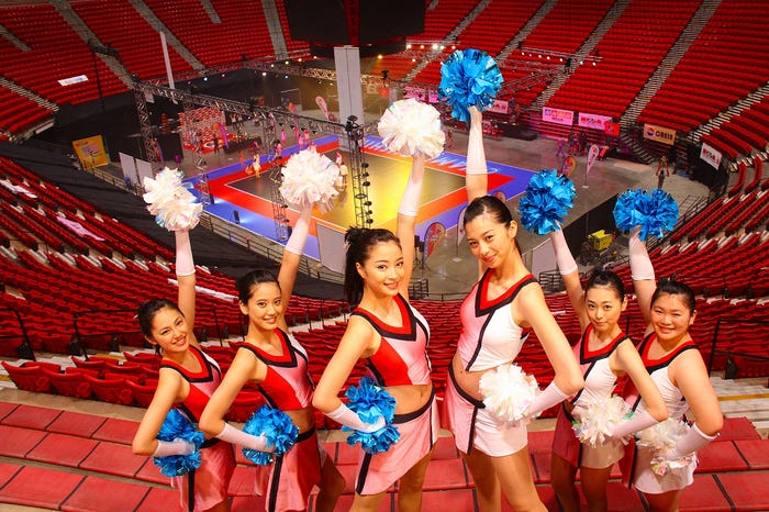 南乃彩希、山崎紘菜、広瀬すず、中条あやみ、福原遥、富田望生(C)2017映画「チア☆ダン」製作委員会