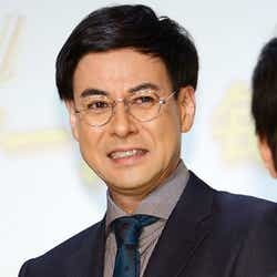 鈴木浩介は メガネ外すとめちゃくちゃ男前 桐谷健太が絶賛 モデルプレス