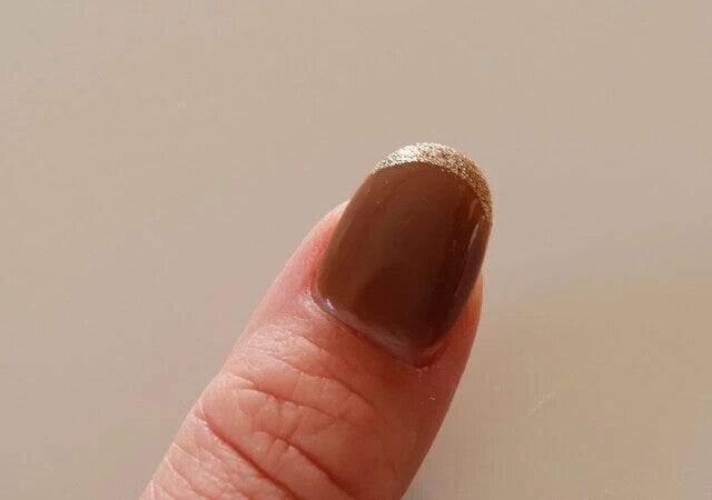 100均ダイソーのネイルチップ用両面テープ