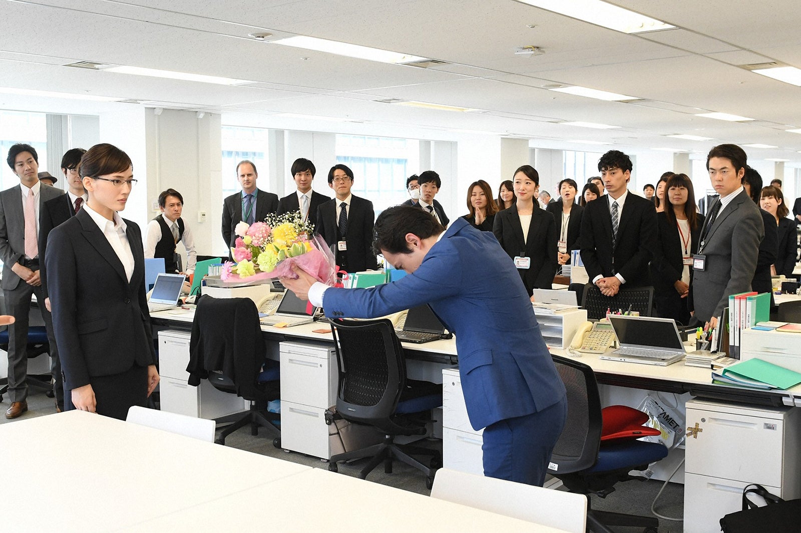 綾瀬はるか、浅利陽介／「義母と娘のブルース」第2話より（C）TBS