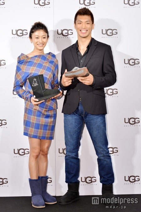 「UGG Australia SHIBUYA」オープニングイベントに出席した山田優（左）と村田だったが（右）
