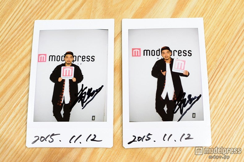 サイン入りチェキ