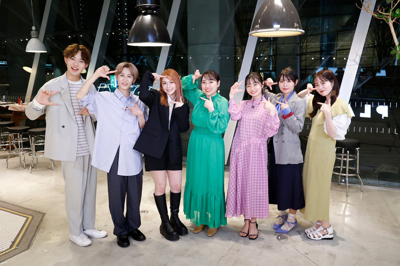 莉子＆丸山礼、こだわりの美容法とは？生配信イベントで村重杏奈のスッピン披露も