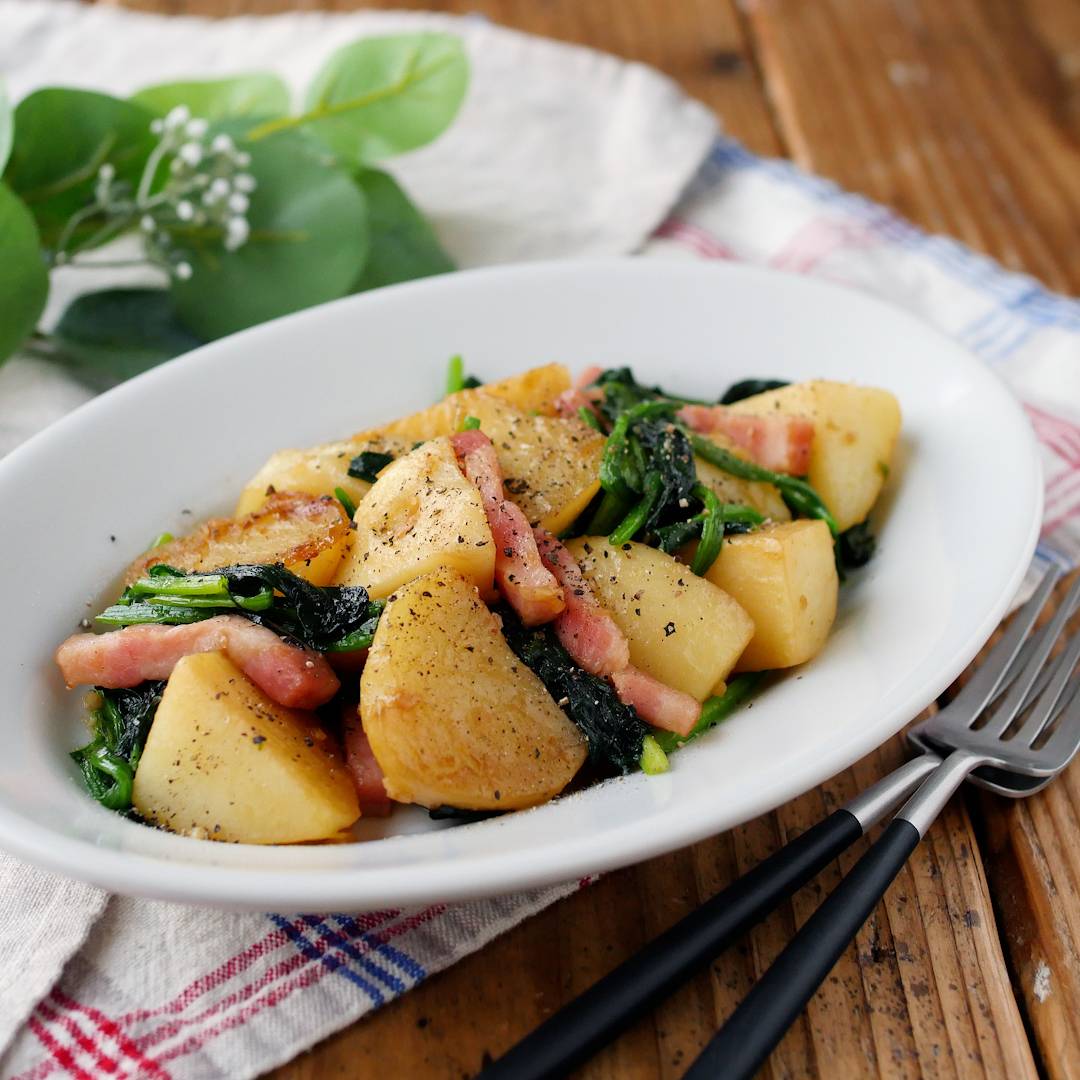 副菜にも♪ほうれん草とじゃがいものガリバタソテー